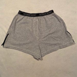 VICTORIA'S SECRET SIZE M SHORTS